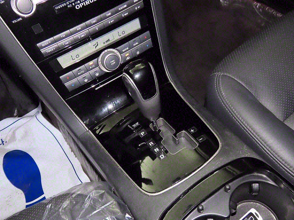 KIA Opirus - Vista 12