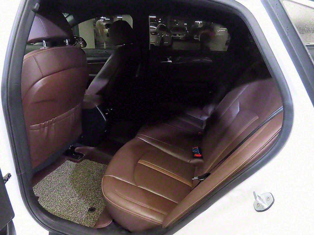 HYUNDAI Sonata - Vista 7