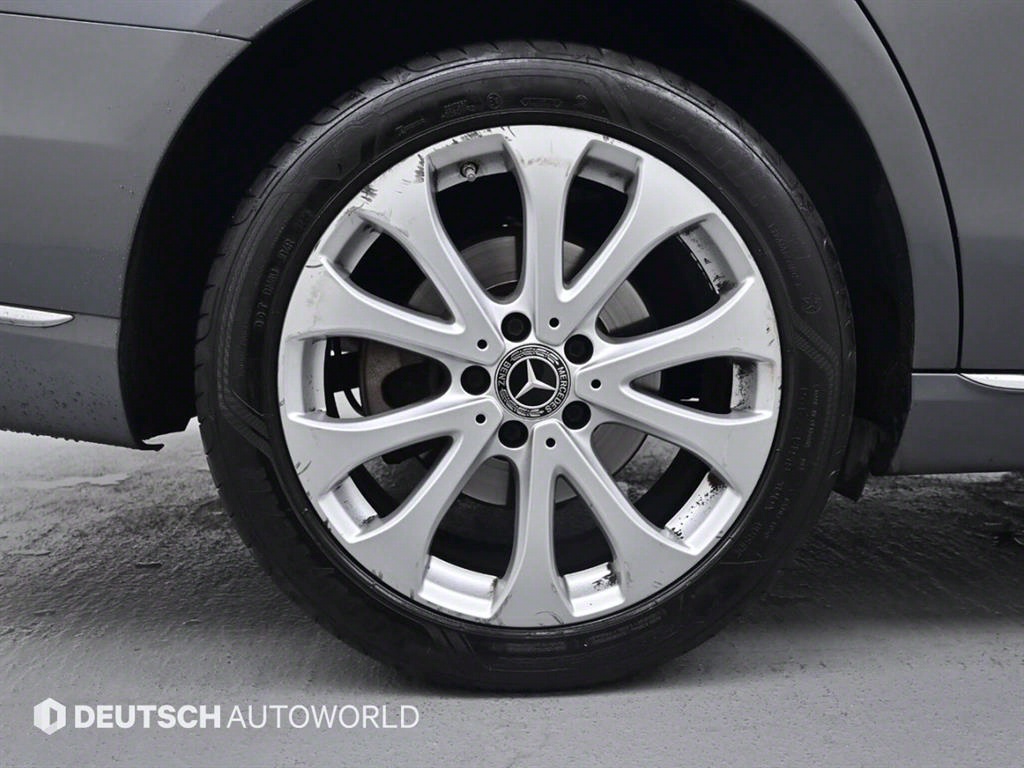 Mercedes Benz E class - Vista 5