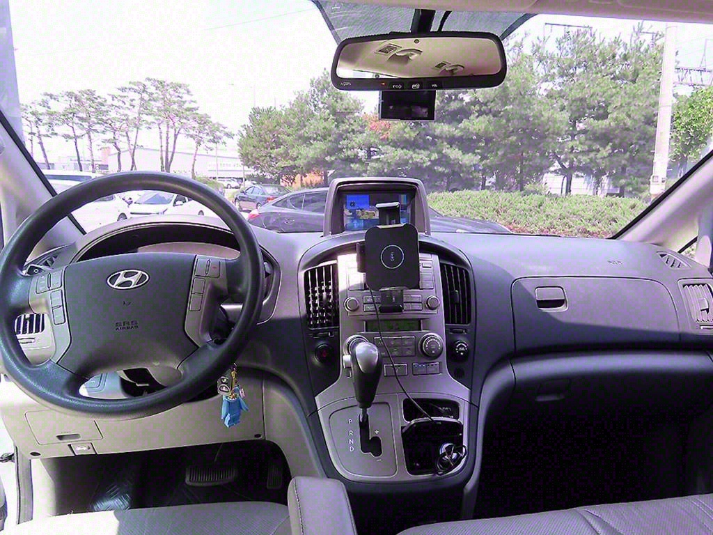 HYUNDAI Starex - Vista 8