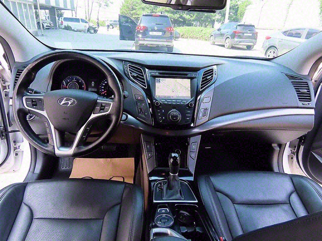 HYUNDAI i40 - Vista 7