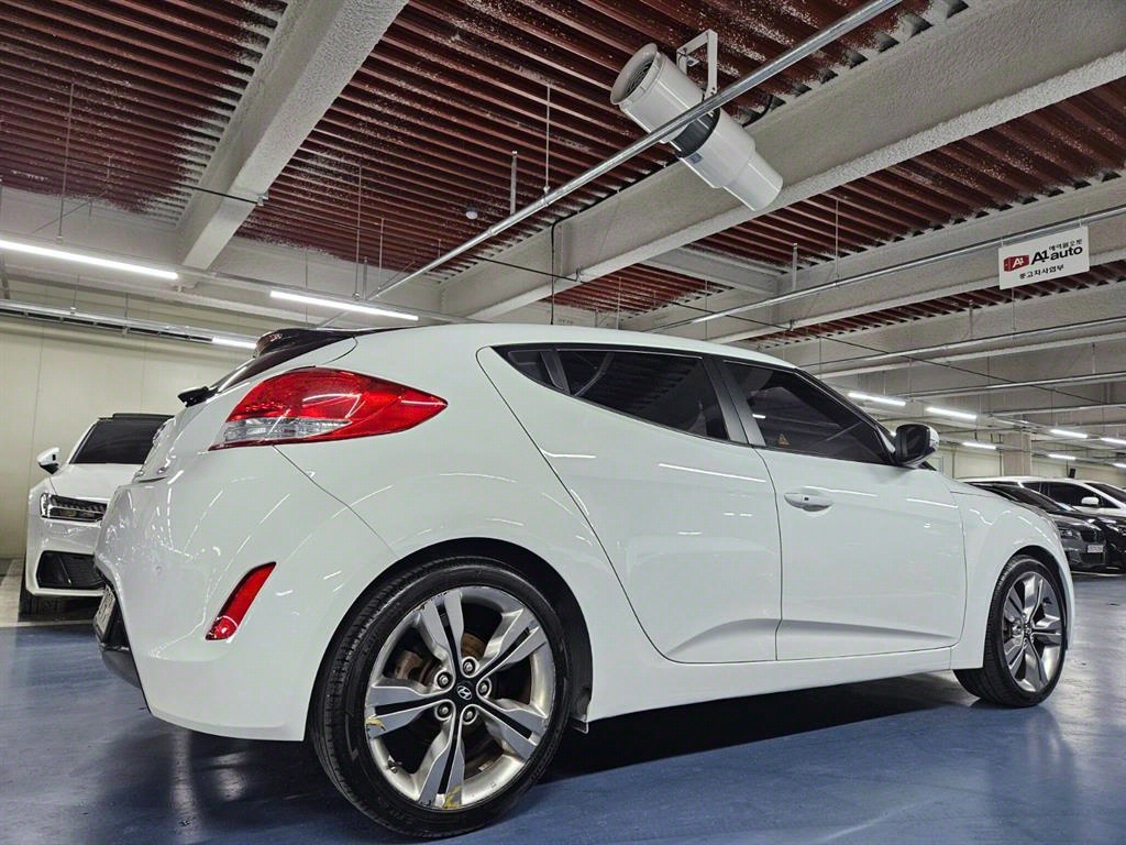 HYUNDAI Veloster - Vista 4