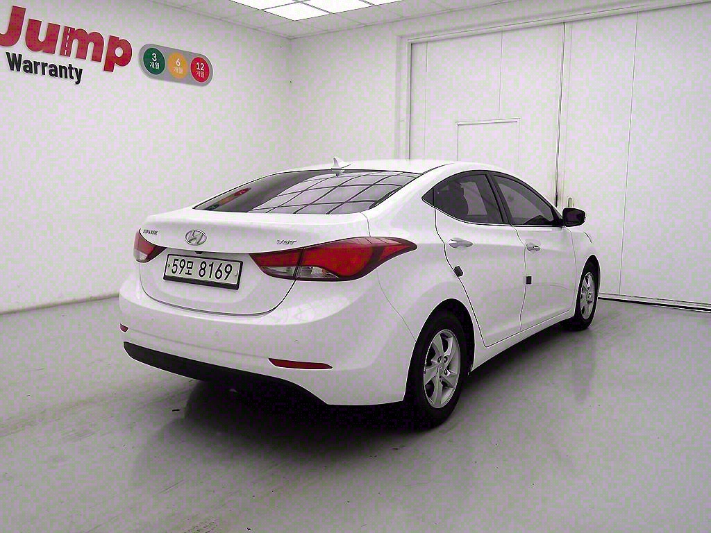 HYUNDAI Avante - Vista 4