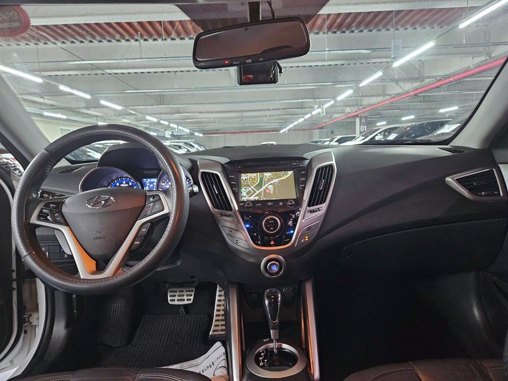 HYUNDAI Veloster - Vista 7