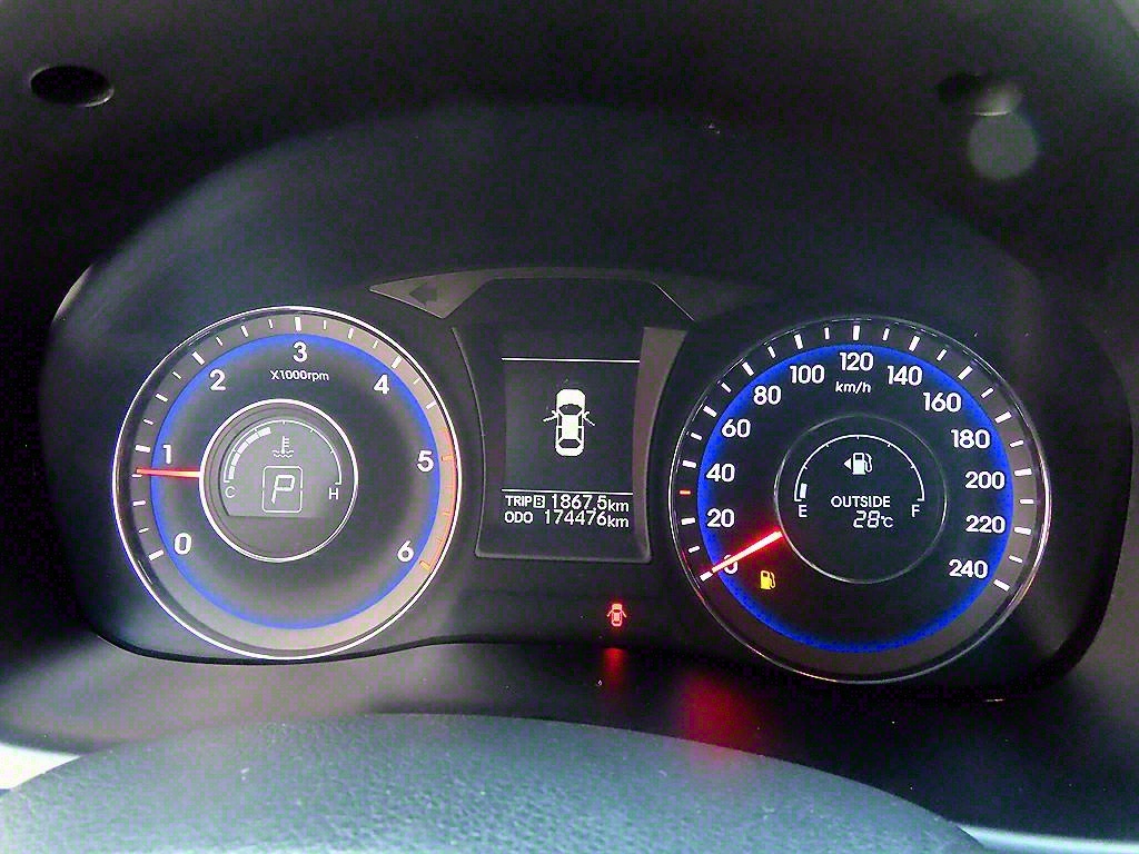 HYUNDAI i40 - Vista 9