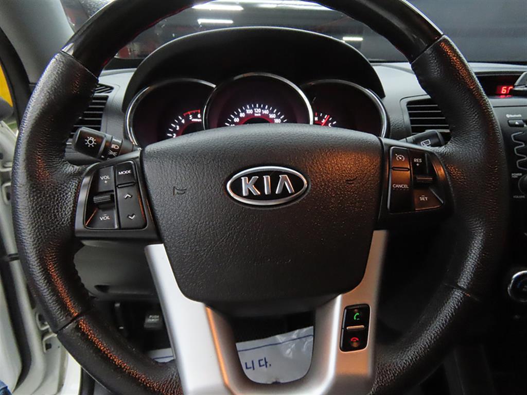 KIA Sorento - Vista 8