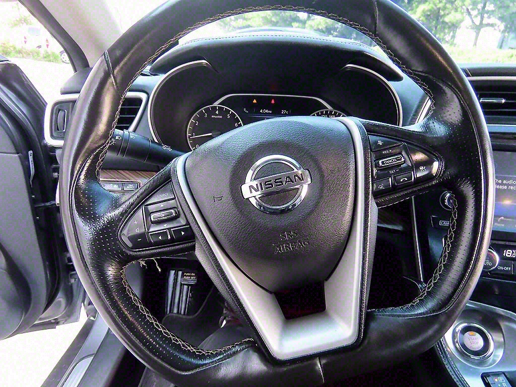 Nissan Maxima - Vista 8