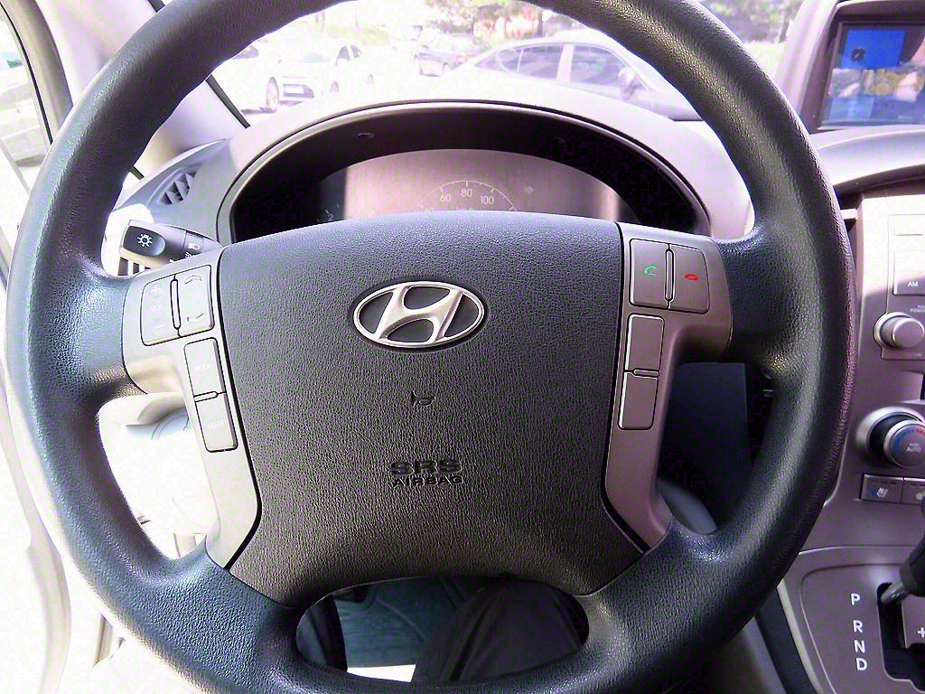 HYUNDAI Starex - Vista 9