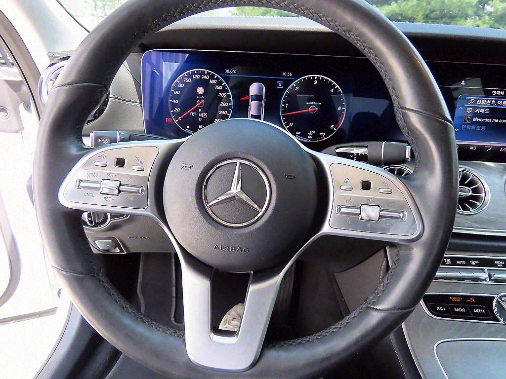 Mercedes Benz CLS Class - Vista 8