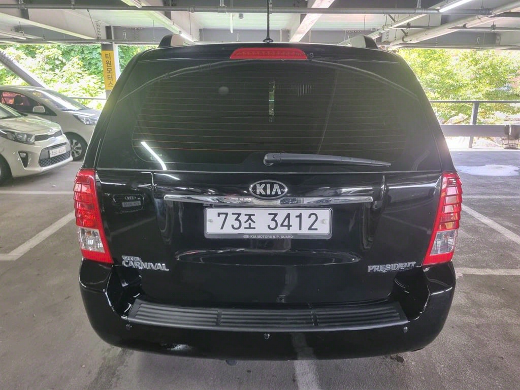 KIA Carnival - Vista 6