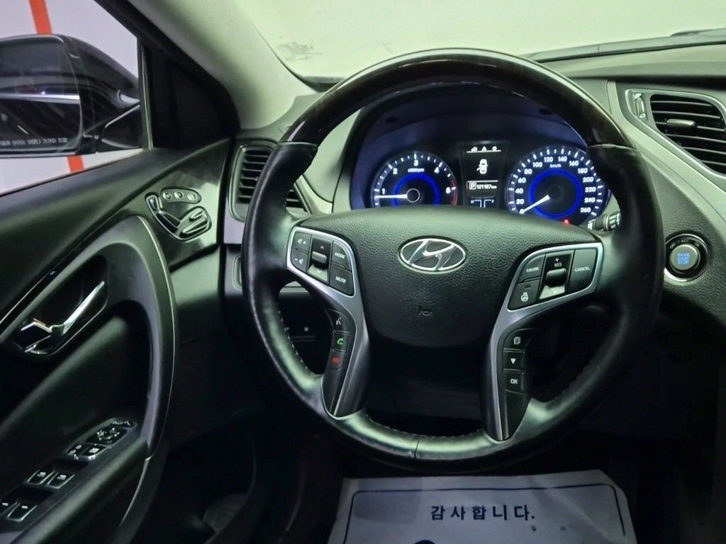 HYUNDAI Grandeur - Vista 6