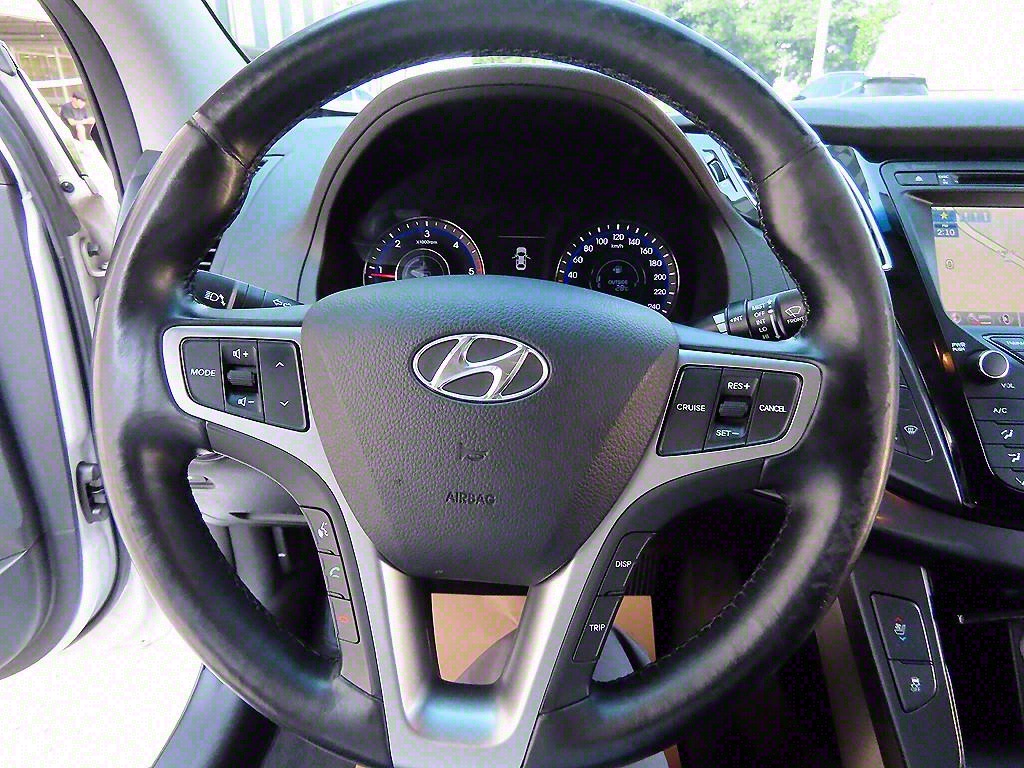 HYUNDAI i40 - Vista 8