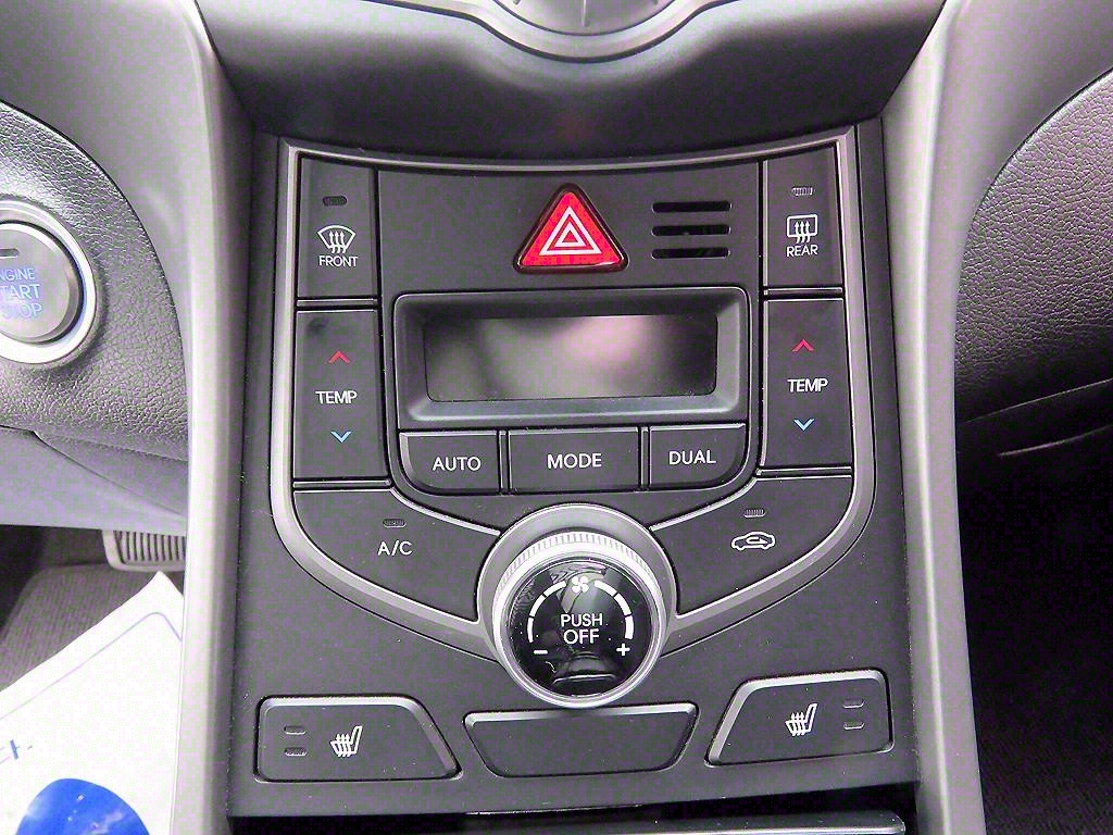 HYUNDAI Avante - Vista 12