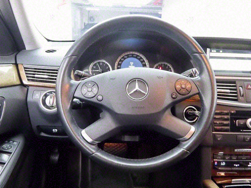 Mercedes Benz E class - Vista 7