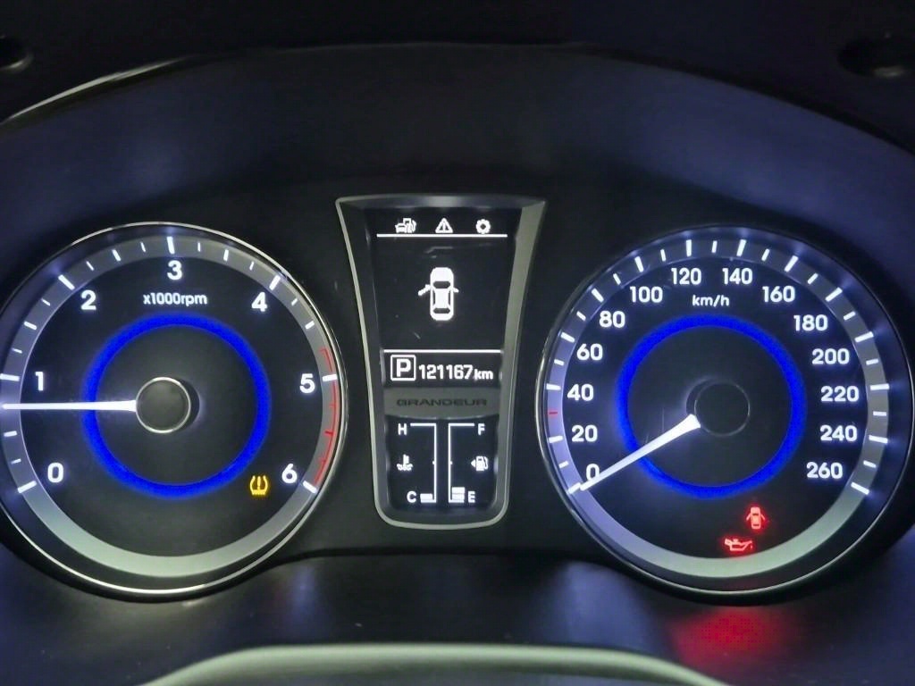 HYUNDAI Grandeur - Vista 5