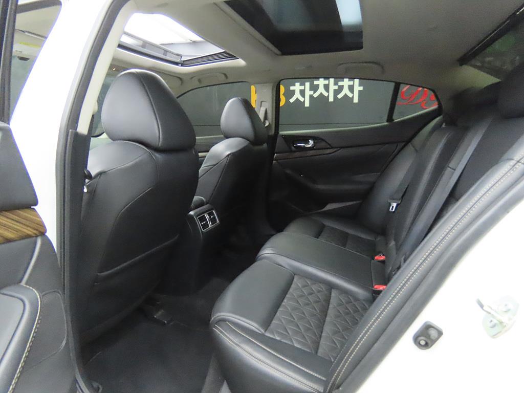 Nissan Maxima - Vista 6