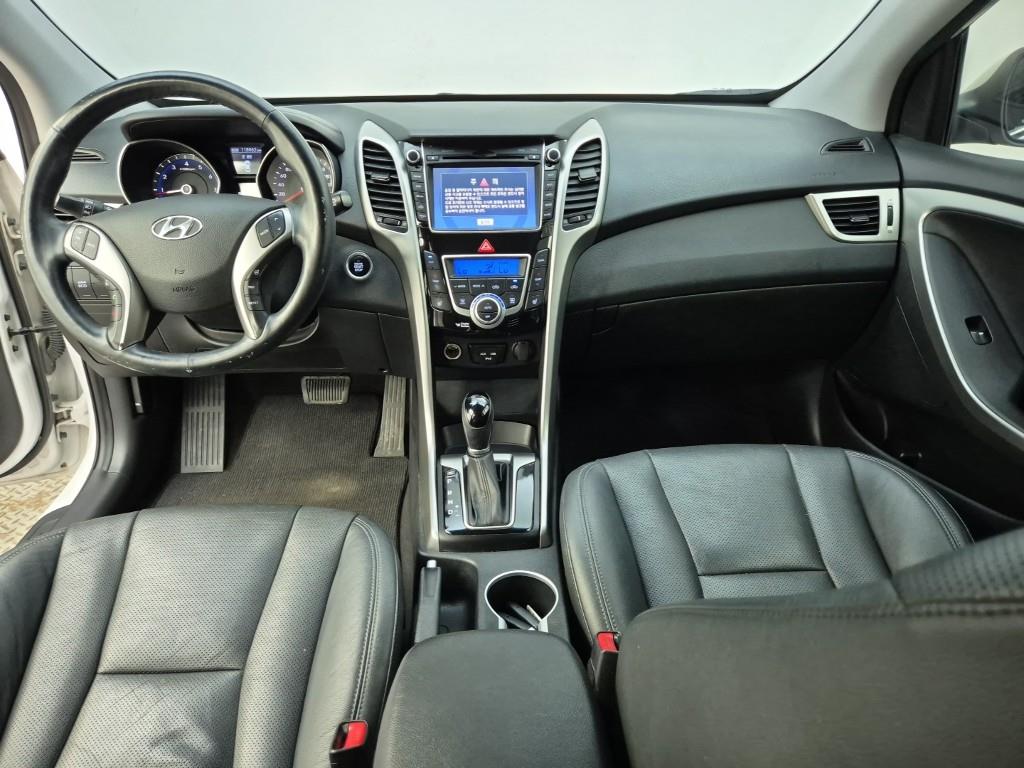 HYUNDAI i30 - Vista 5