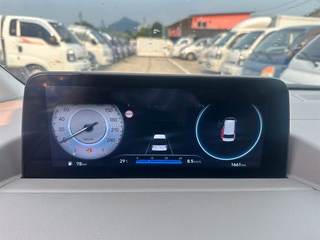 HYUNDAI Staria - Vista 8