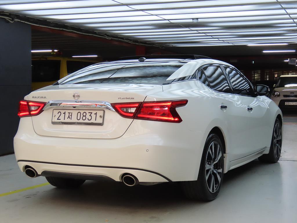 Nissan Maxima - Vista 4