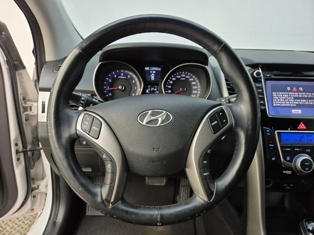 HYUNDAI i30 - Vista 9