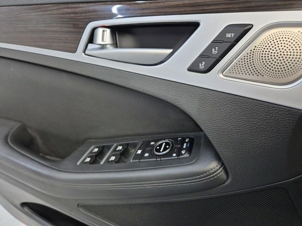 Genesis G80 - Vista 10