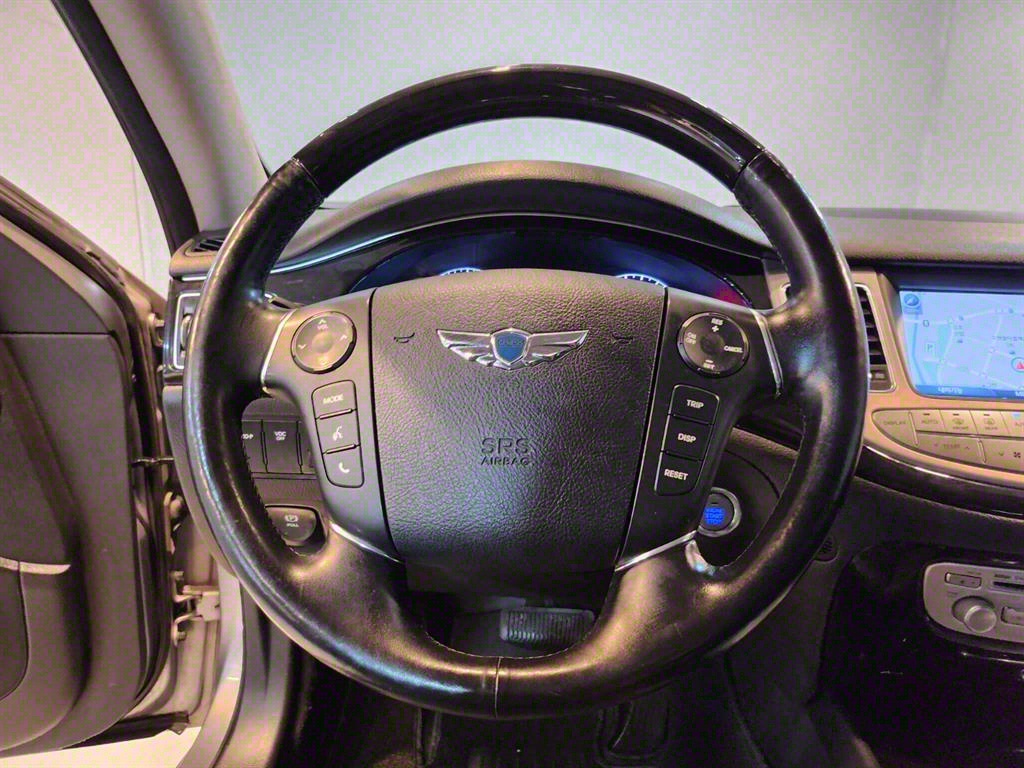 HYUNDAI Genesis - Vista 9