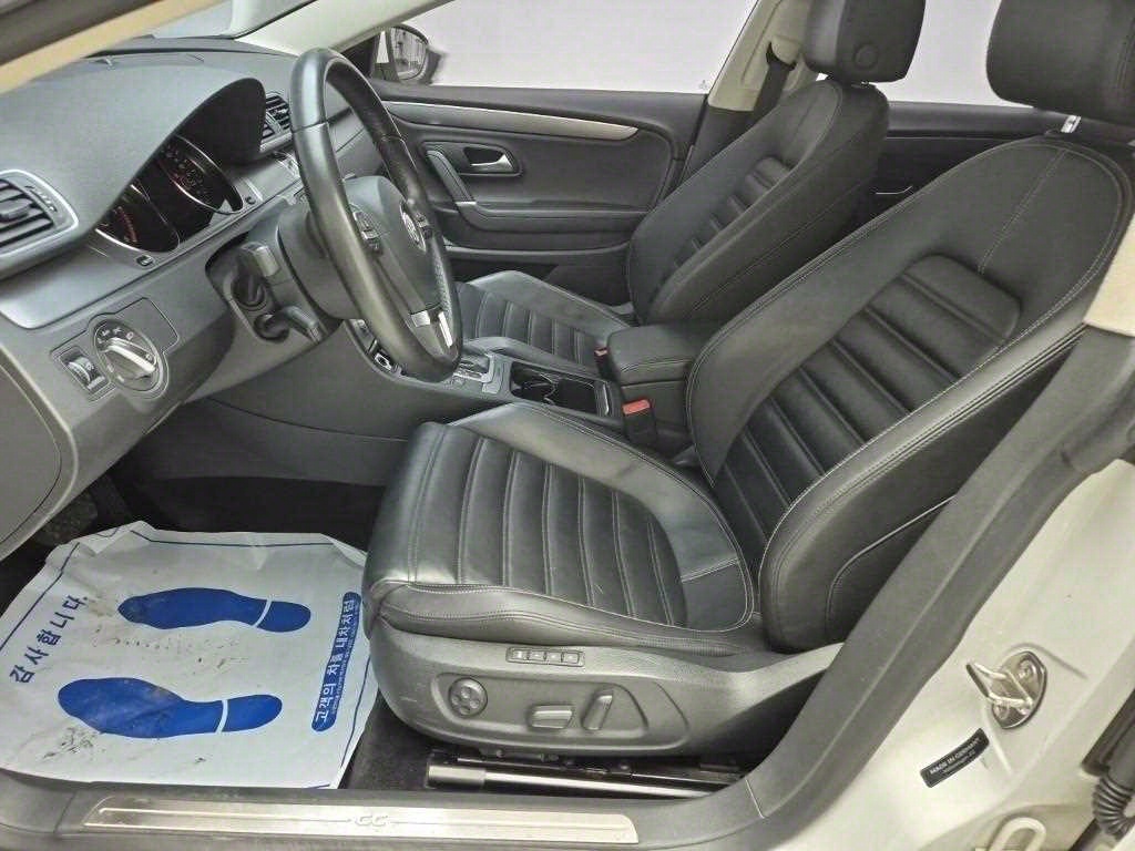 Volkswagen CC - Vista 11