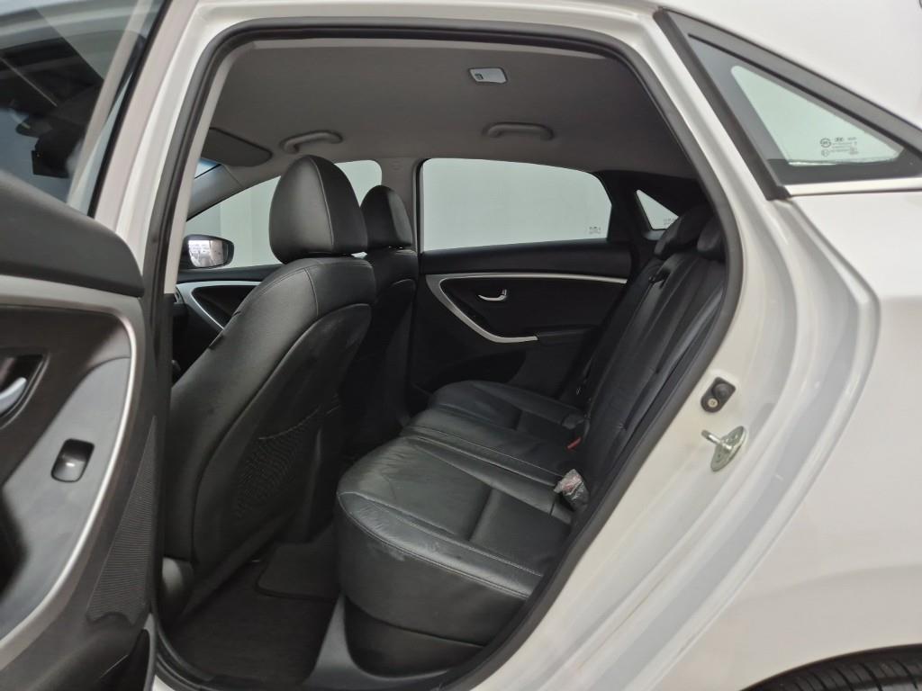 HYUNDAI i30 - Vista 12