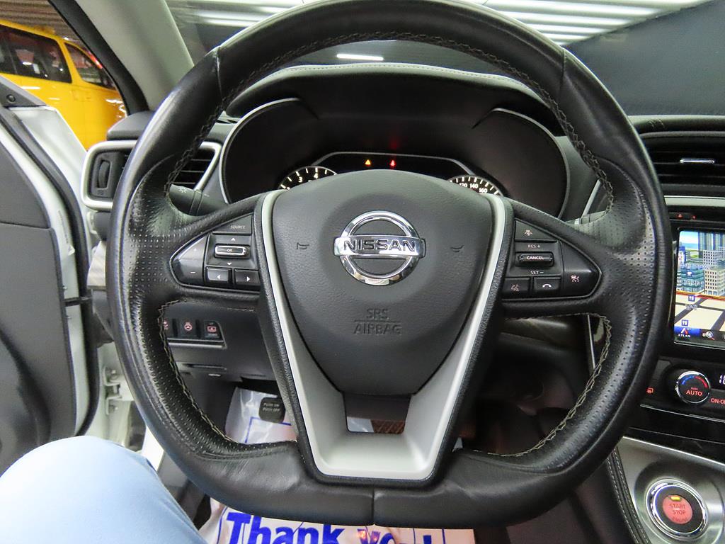 Nissan Maxima - Vista 8