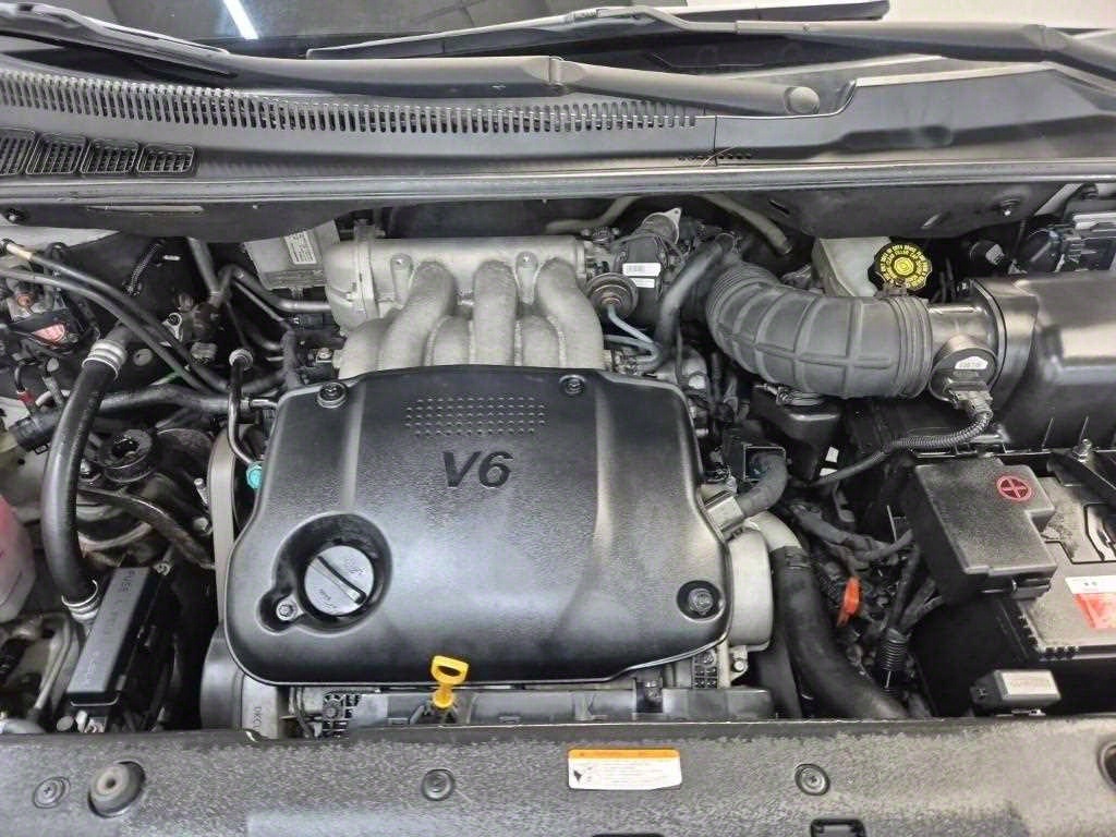 KIA Carnival - Vista 5