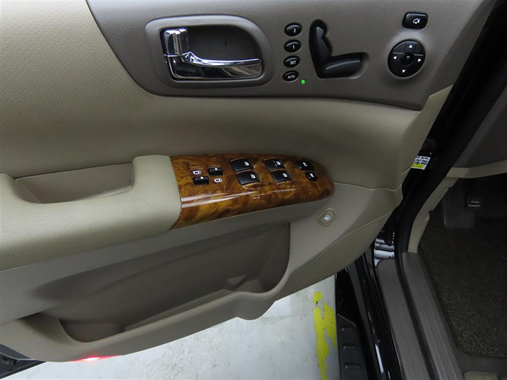 KIA Carnival - Vista 11