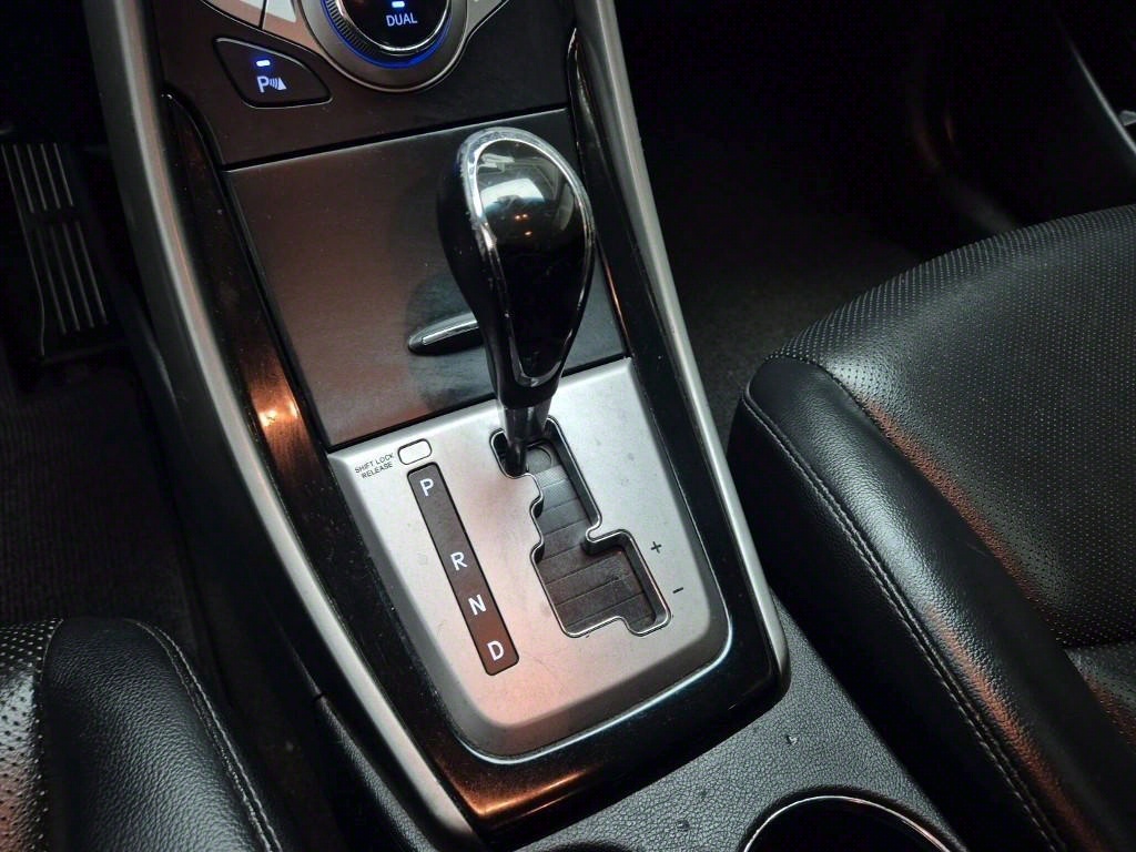 HYUNDAI Avante - Vista 8