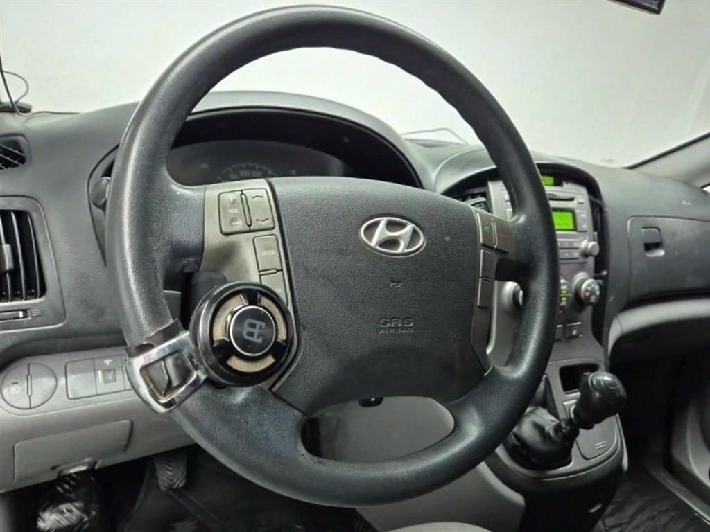 HYUNDAI Starex - Vista 9