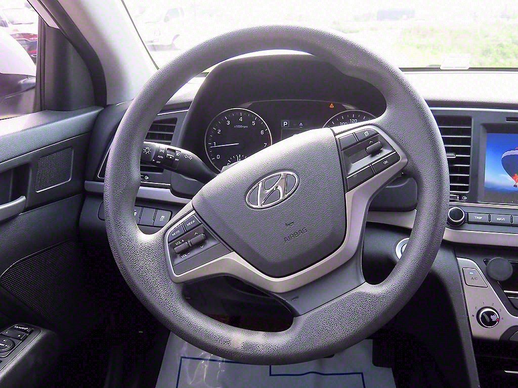 HYUNDAI Avante - Vista 7