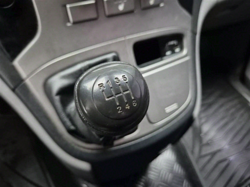 HYUNDAI Starex - Vista 8