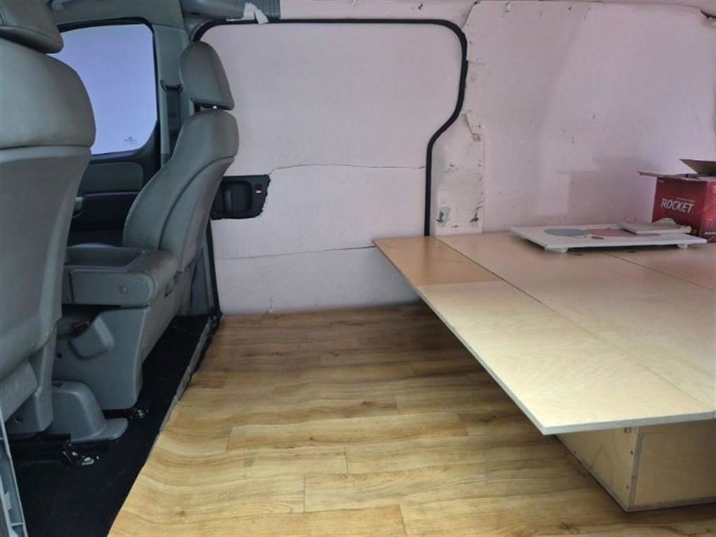 HYUNDAI Starex - Vista 12