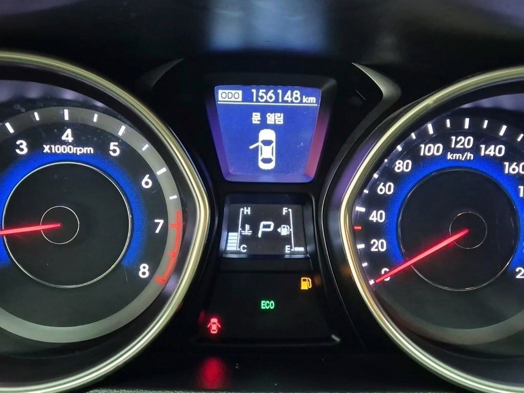 HYUNDAI Avante - Vista 6