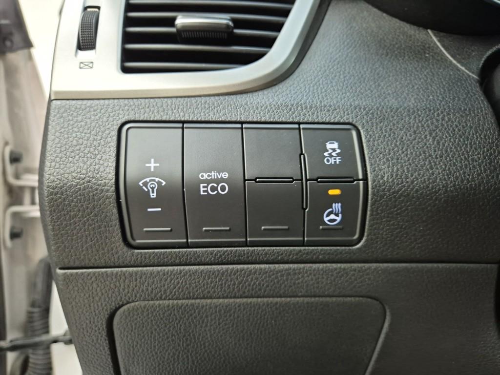 HYUNDAI i30 2014 Blanco - Importación desde Corea - HF Imports Iquique - Foto 19