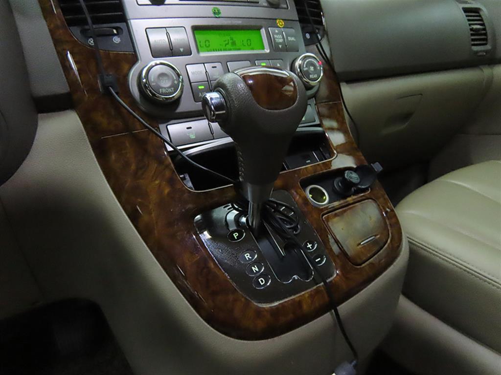 KIA Carnival - Vista 10