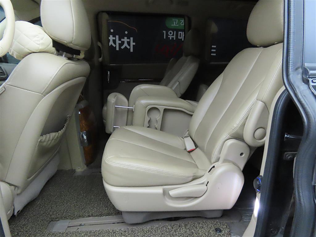 KIA Carnival - Vista 6
