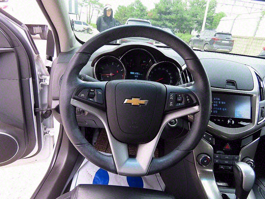 Chevrolet Cruise - Vista 8