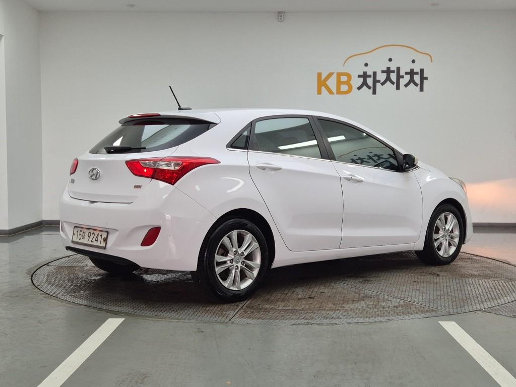 HYUNDAI i30 - Vista 4