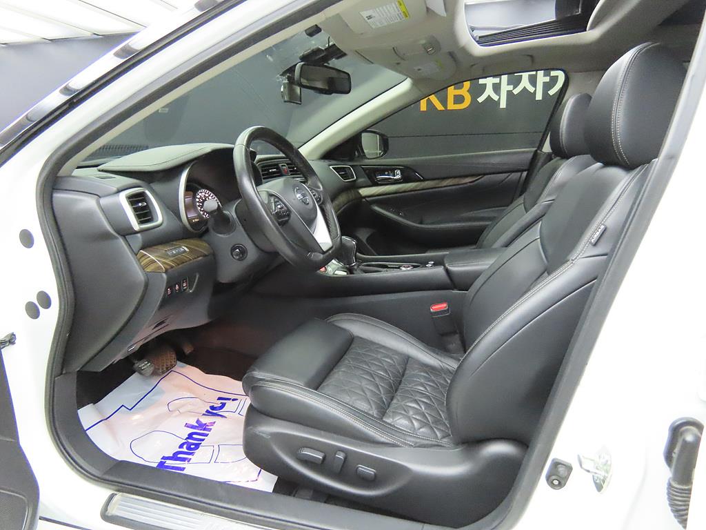 Nissan Maxima - Vista 5