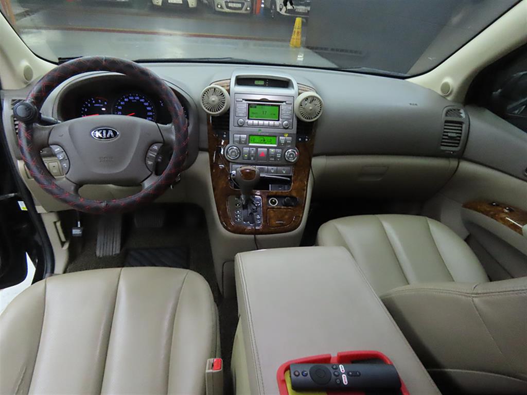 KIA Carnival - Vista 7