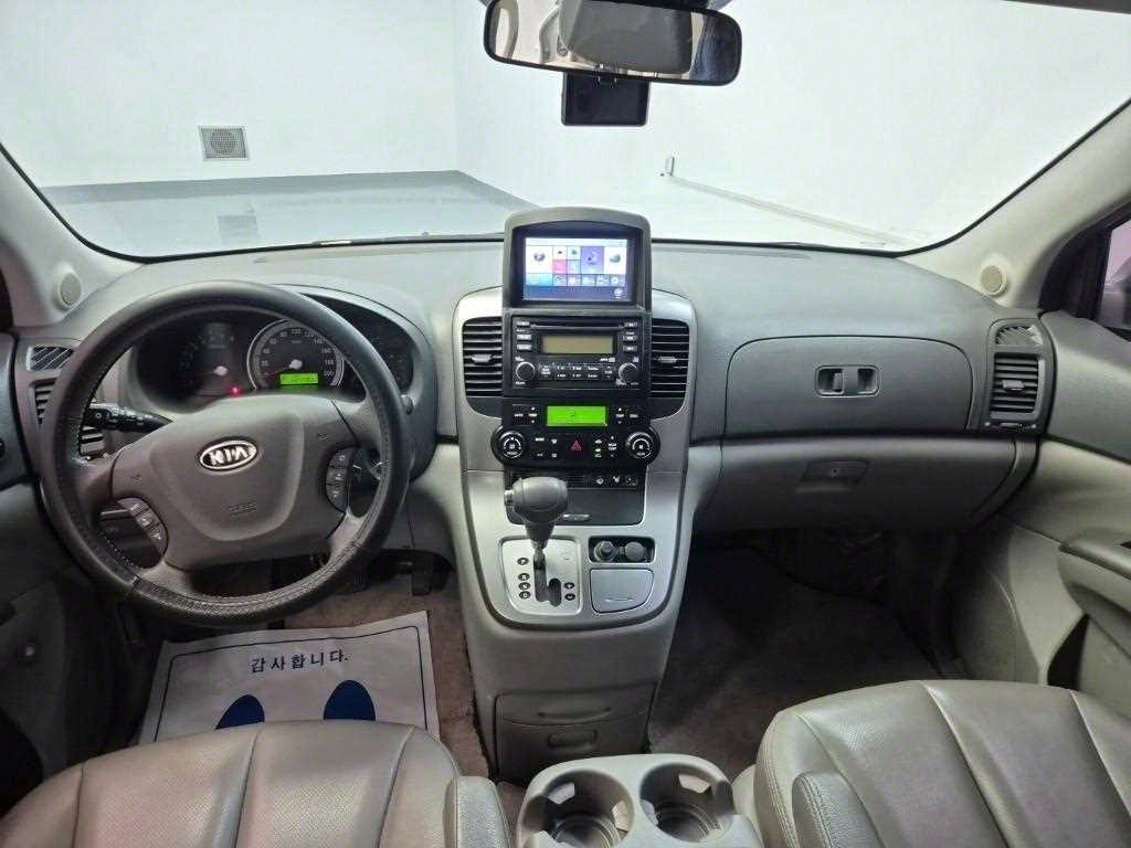 KIA Carnival - Vista 7