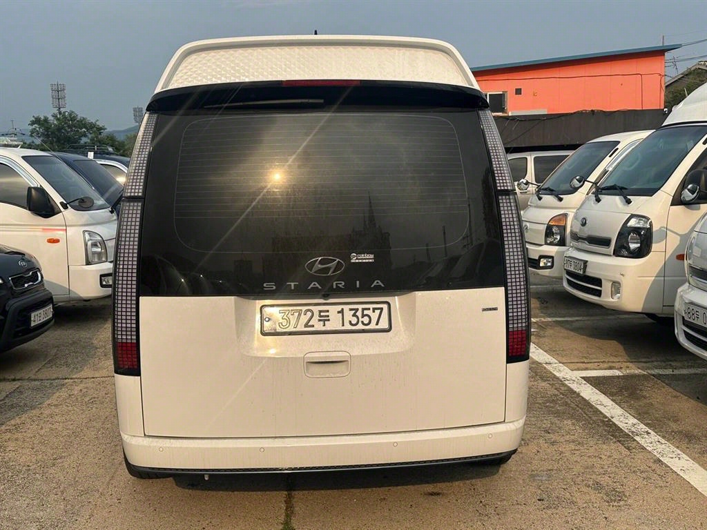HYUNDAI Staria - Vista 5