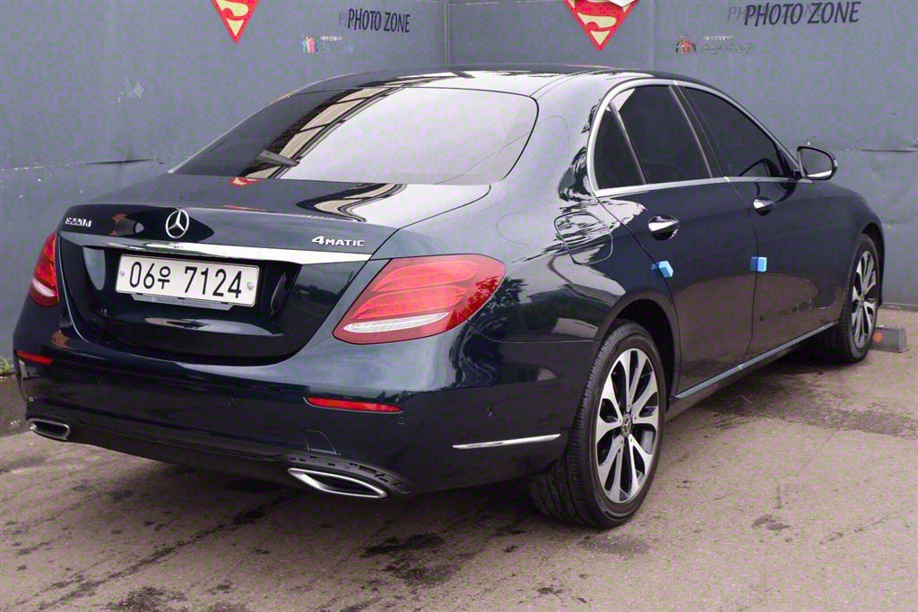 Mercedes Benz E class - Vista 7