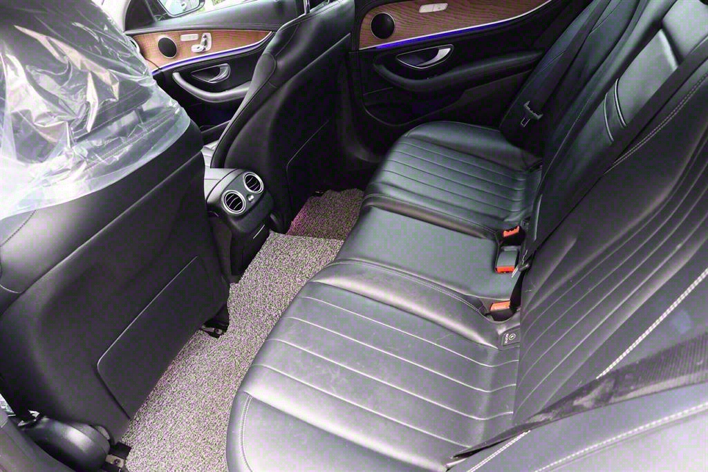 Mercedes Benz E class - Vista 11