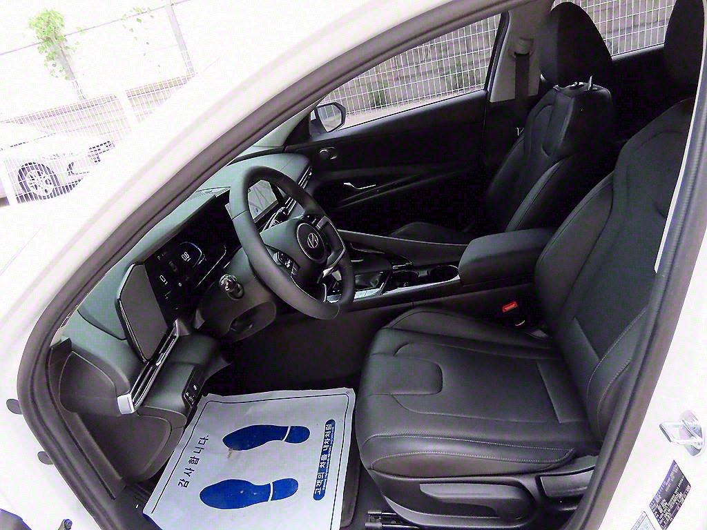 HYUNDAI Avante - Vista 5