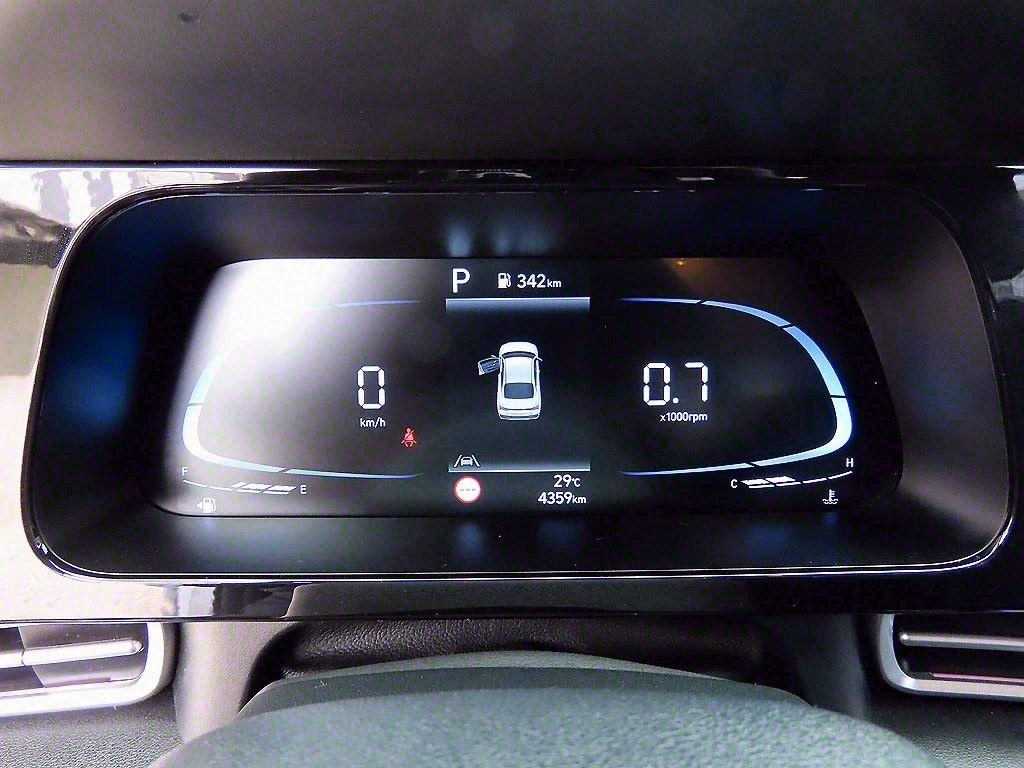 HYUNDAI Avante - Vista 9